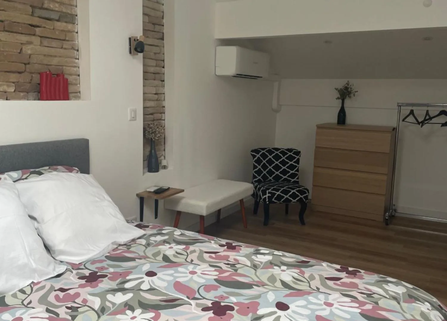 Les Chambres Du Pays Toulousain Pechbonnieu 住宿加早餐酒店